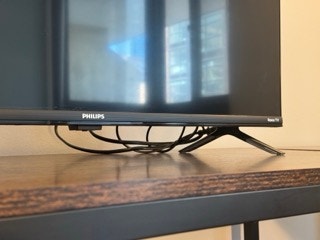 Philips 32" Smart TV Bundle + Pontis 4K Android Box - photo 2