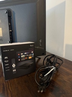 Philips 32" Smart TV Bundle + Pontis 4K Android Box - photo 4