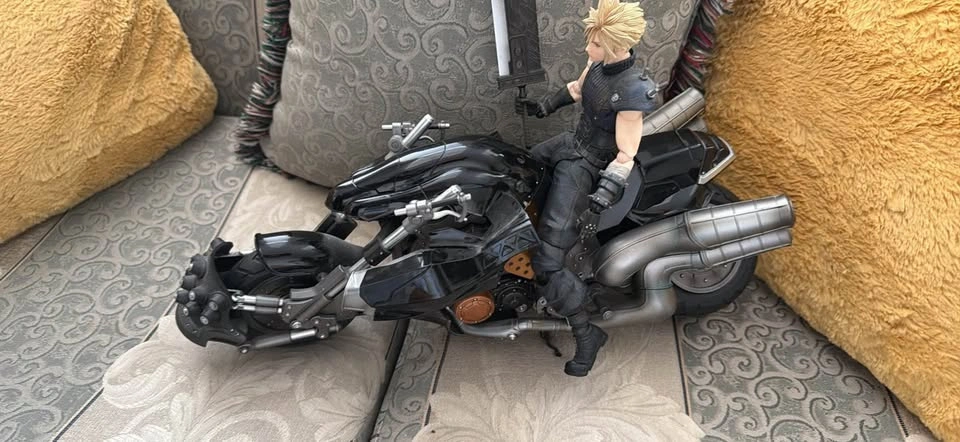 Final Fantasy VII Remake Play Arts Kai Cloud & Hardy-Daytona - photo 2