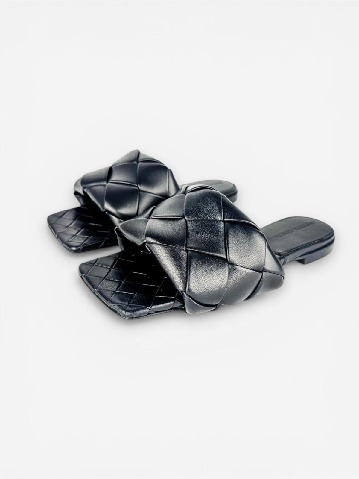 Bottega Veneta Lido Black Padded Intrecciato Flat Slide Sandal E - photo 2