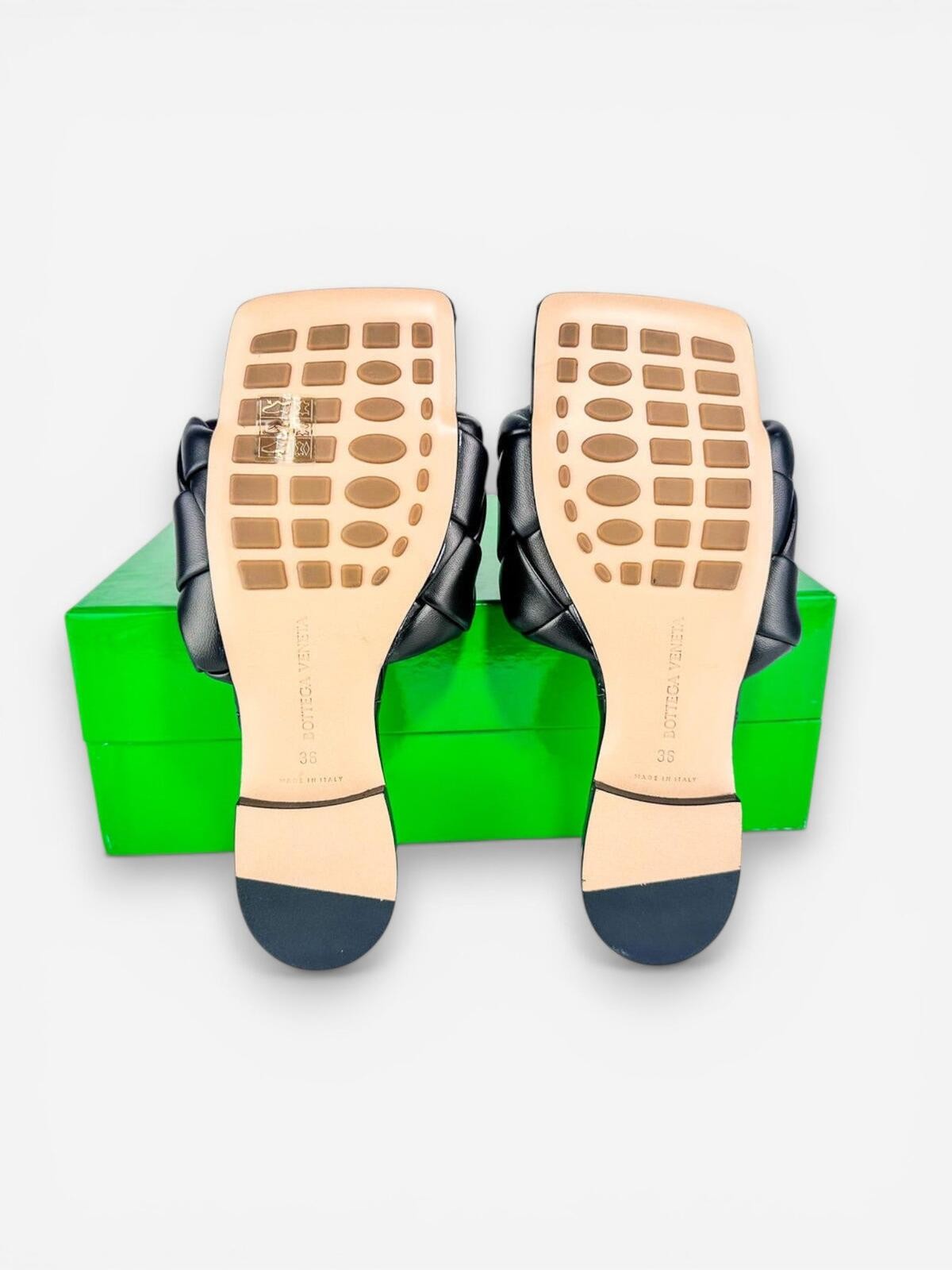 Bottega Veneta Lido Black Padded Intrecciato Flat Slide Sandal E - photo 4