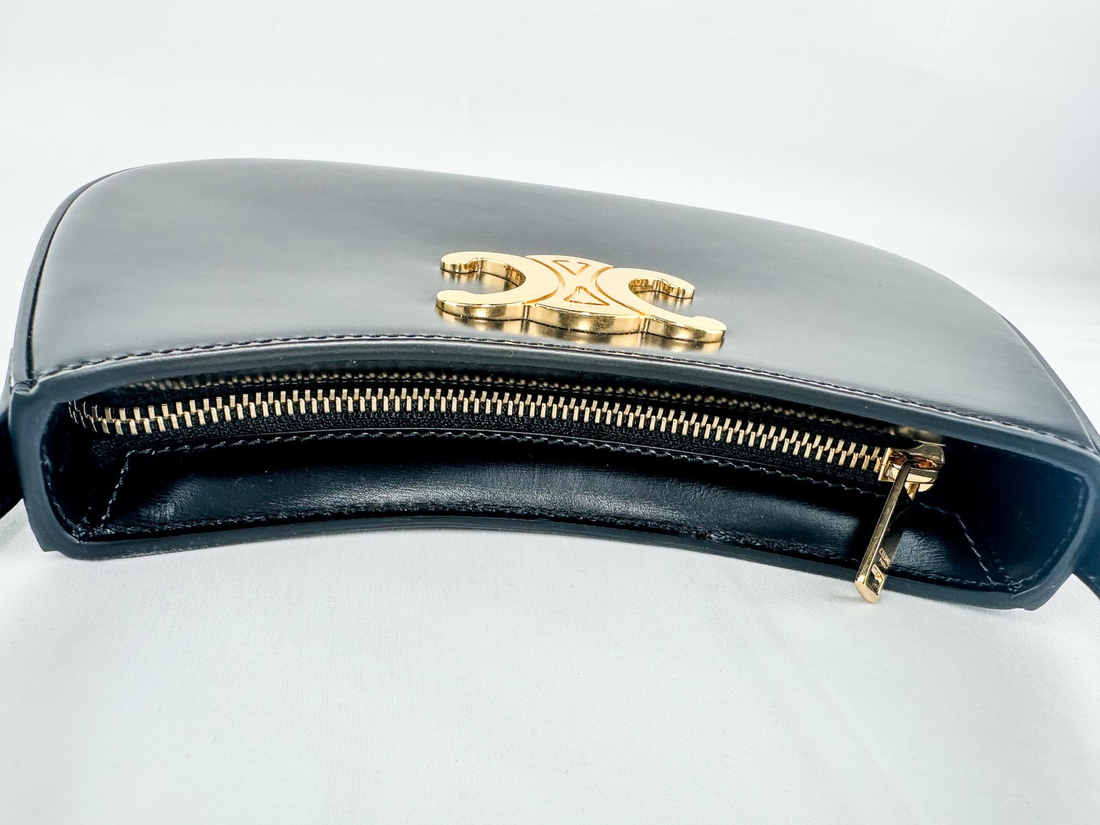 CELINE Medium Tilly Shoulder Bag Black Shiny Calfskin Triomphe - photo 5