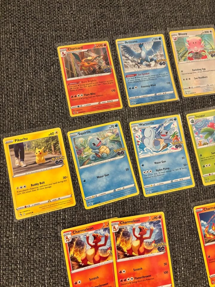 Near Mint POKEMON GO! - photo 2