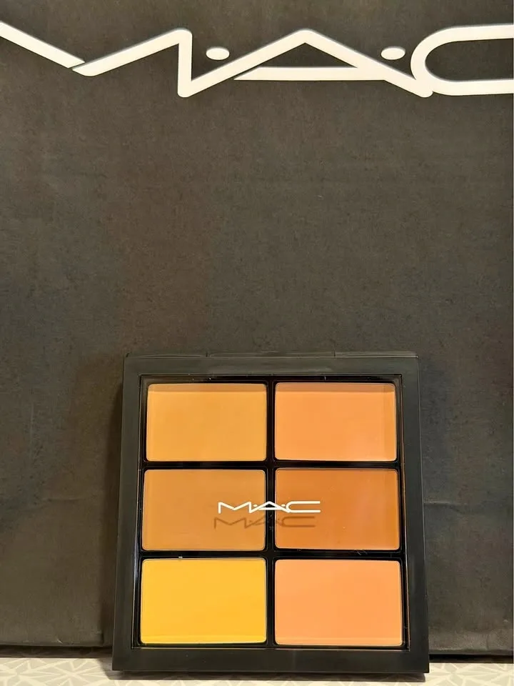 MAC STUDIO FIX CONCEAL AND CORRECT PALETTE - MEDIUM