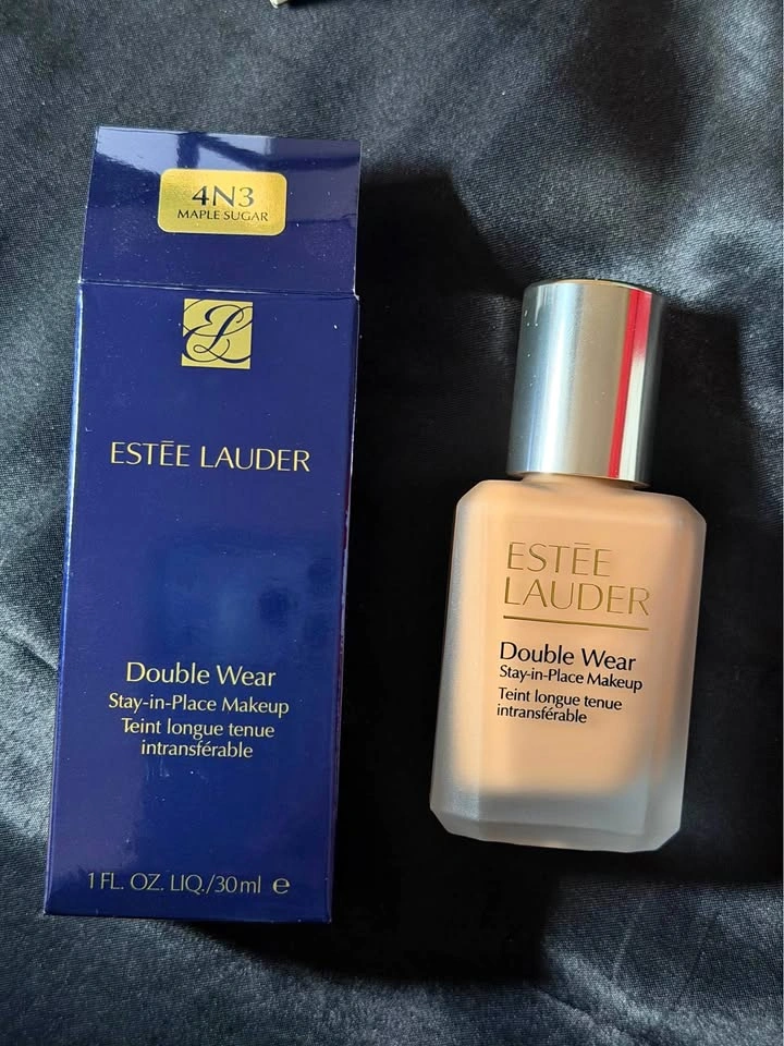 BNIB ESTÉE LAUDER NEW Double Wear Stay-in-Place Lightweight Matt