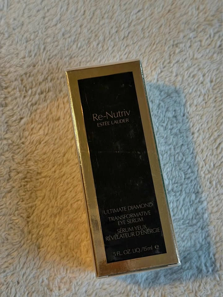 BRAND NEW RE-NUTRIV ULTIMATE DIAMOND SERUM ESTEE LAUDER