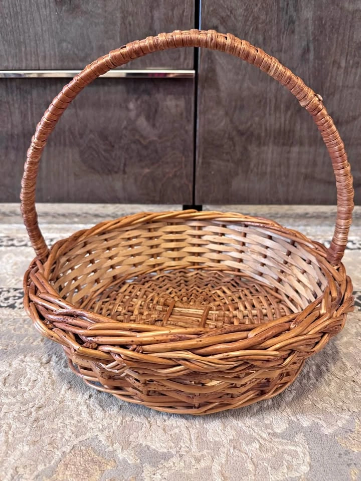 Vintage Woven Wicker Basket with Handle – Rustic Farmhouse Decor