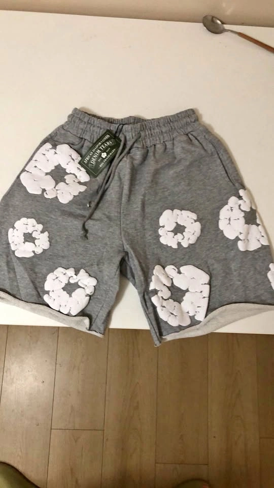 Denim tear shorts gray