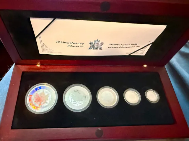 2003 Silver Maple Leaf Hologram Set w/ Box thumbnail