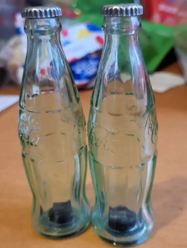 Coca-Cola Embossed Mini Green Glass Bottle Retro Salt Pepper Sha thumbnail