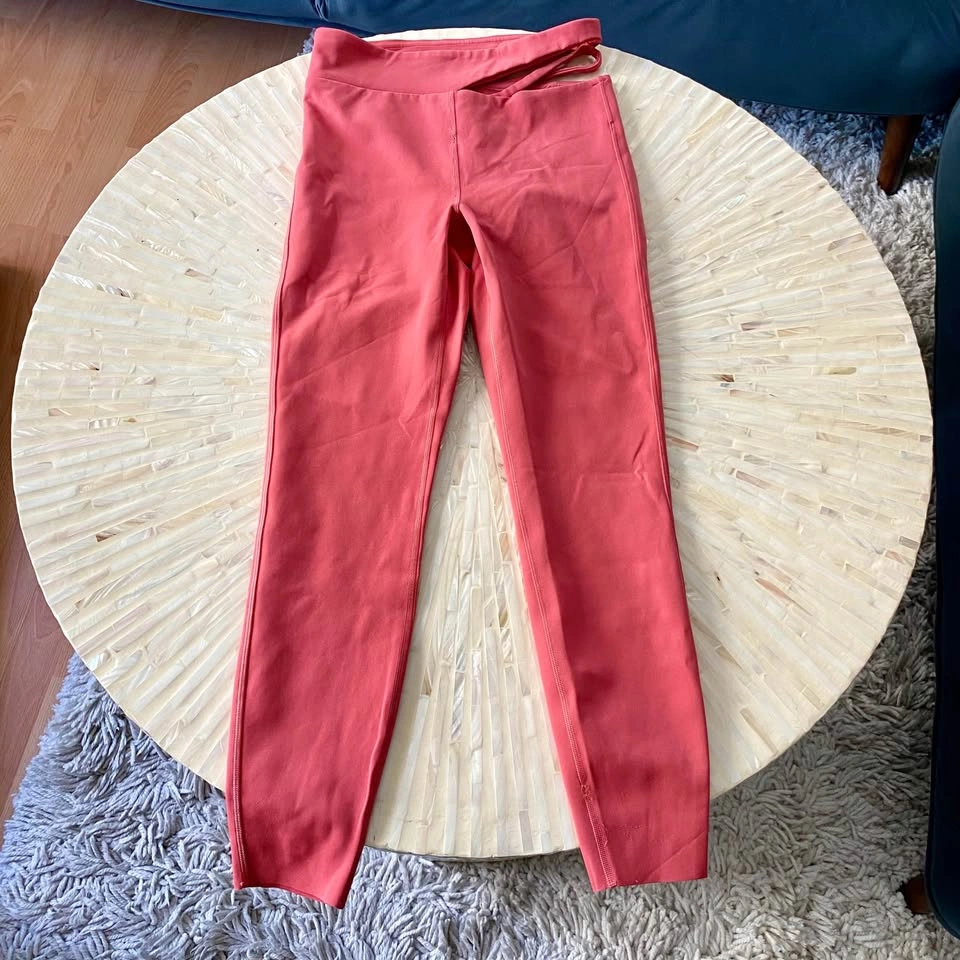 Lululemon Cut-out Waist High Rise Train Legging 25” - Desert Red - photo 3