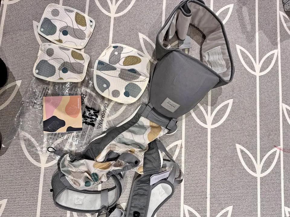 Baby carrier thumbnail