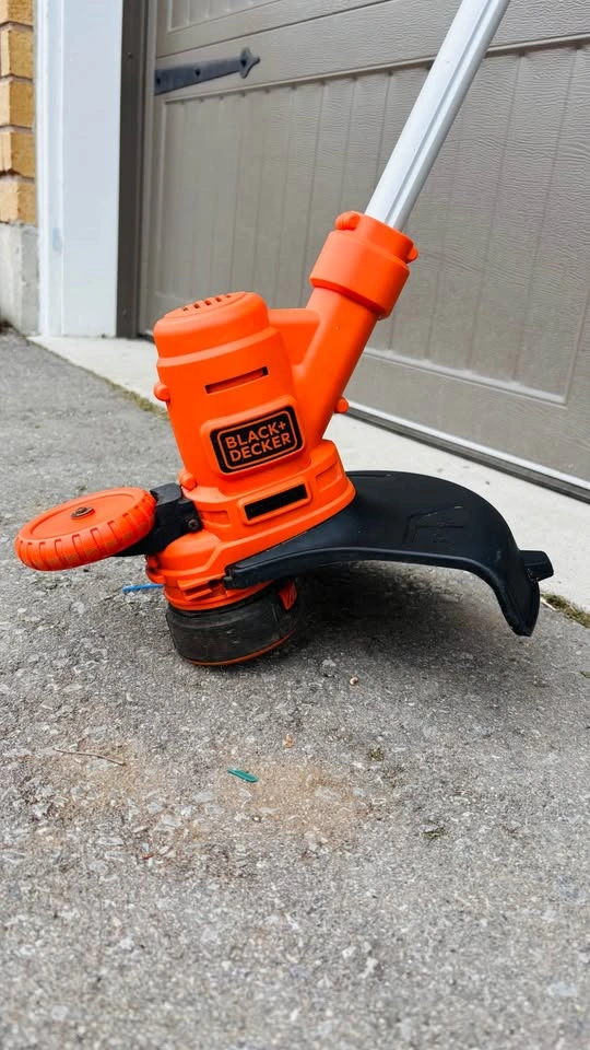 BLACK+DECKER 14 in. 6.5 Amp Corded String Trimmer/Edger - photo 2