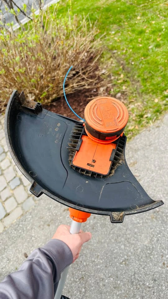 BLACK+DECKER 14 in. 6.5 Amp Corded String Trimmer/Edger - photo 4