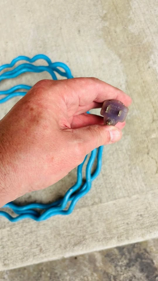 15 ft 16/3 Outdoor Extension Cord with 3 Outlets - photo 3