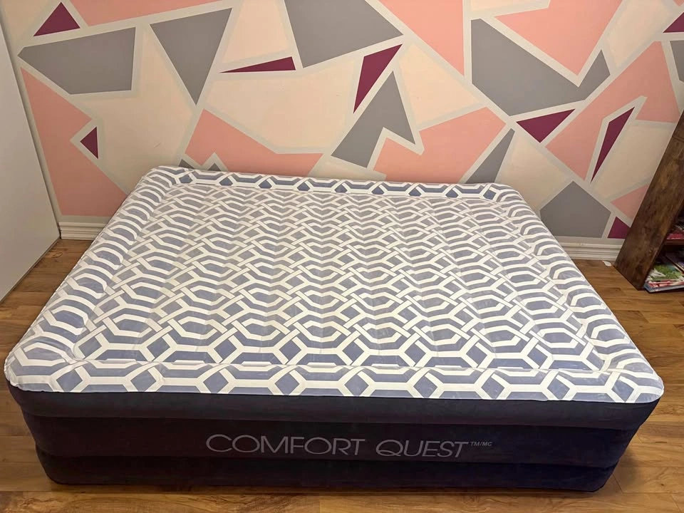 Comfort Quest Queen Air Mattress