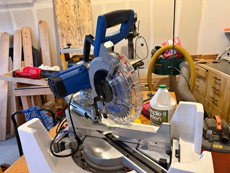 Kobalt 10” Dual Bevel Sliding Miter Saw w/ Shadow Light – Never