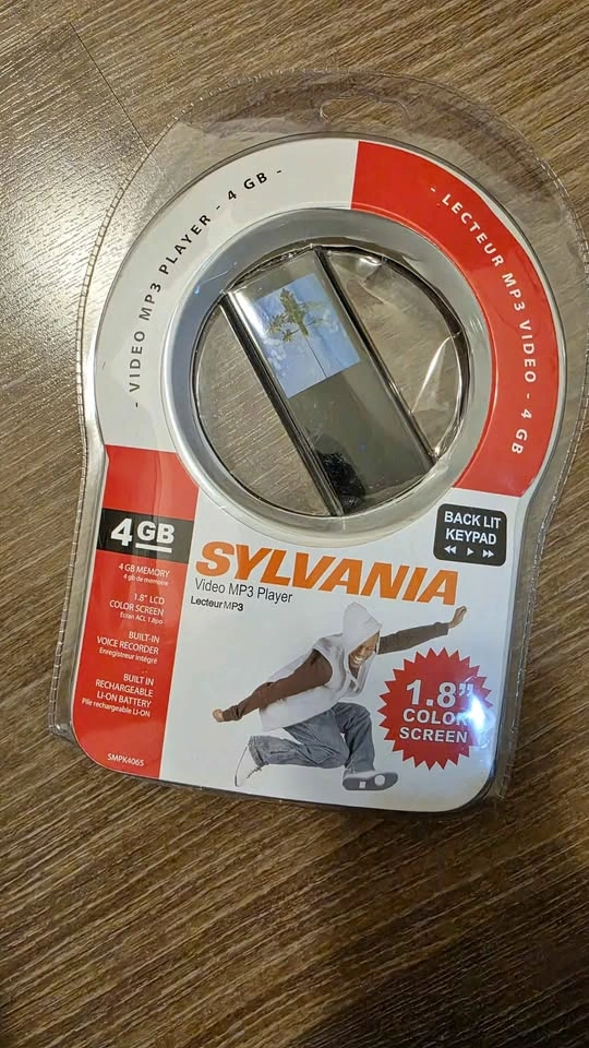 Sylvania 4GB Video MP3 Player SMPK4065