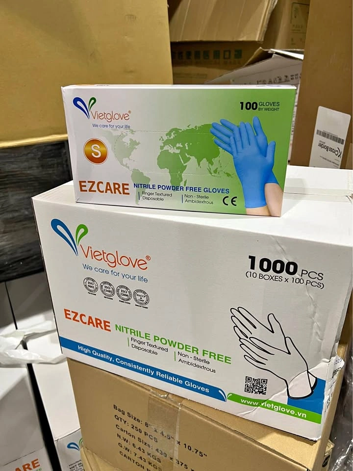 Vietglove EZCARE Nitrile Powder Free Gloves Small 100 ct Box