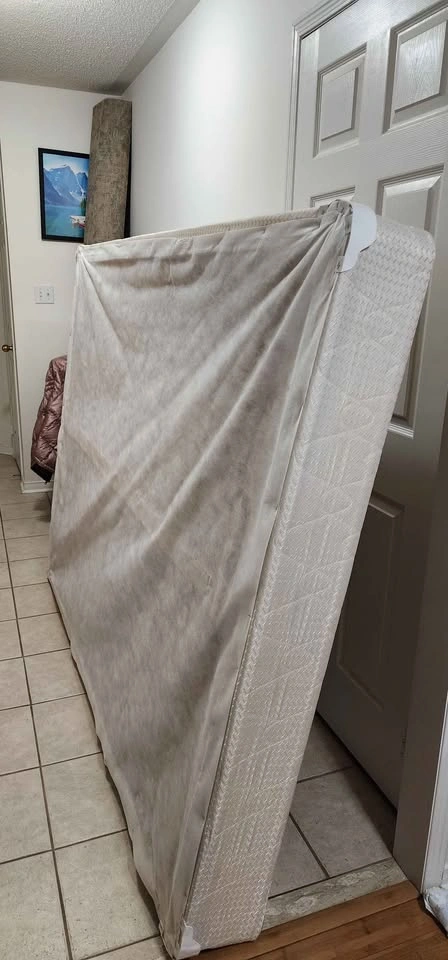 Queen mattress box - photo 2