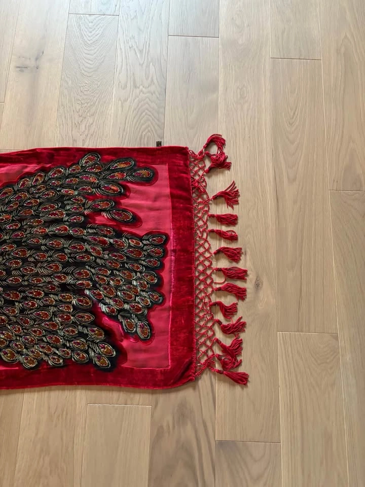 Hand-Beaded Silk & Velvet Peacock Shawl – Never Worn - photo 4