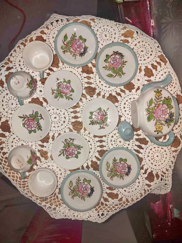 Miniature Japanese Tea Set