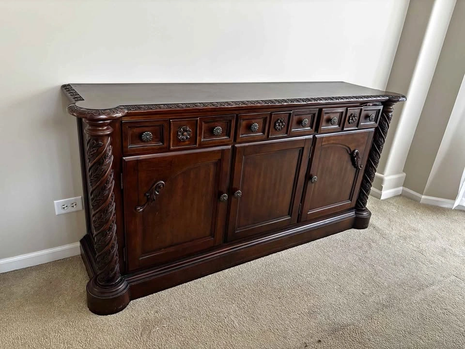 Buffet cabinet for dinning room