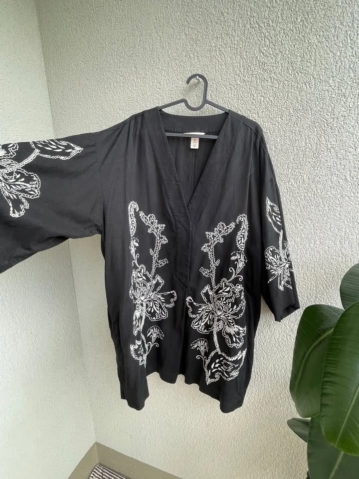 H&M Embroidered Kimono Blouse, L-XL, Floral Boho - photo 2