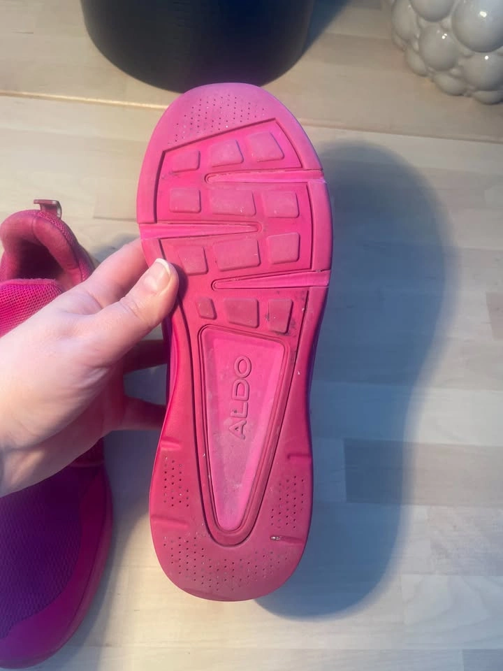 Aldo pull-on women's pink sneakers size US 6.5 - photo 2