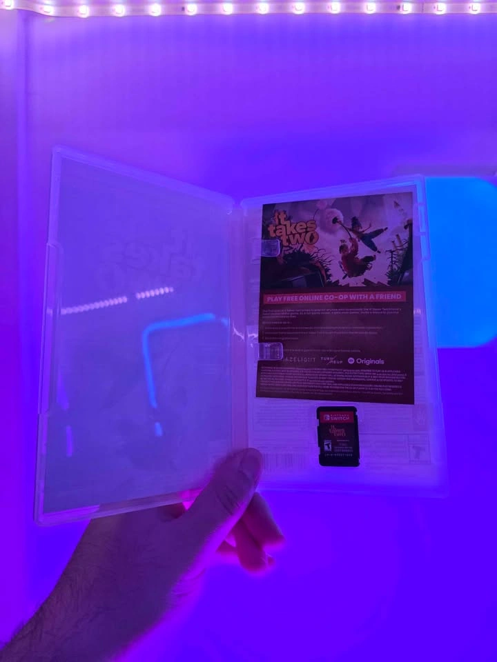 It Takes Two - Nintendo Switch - photo 3