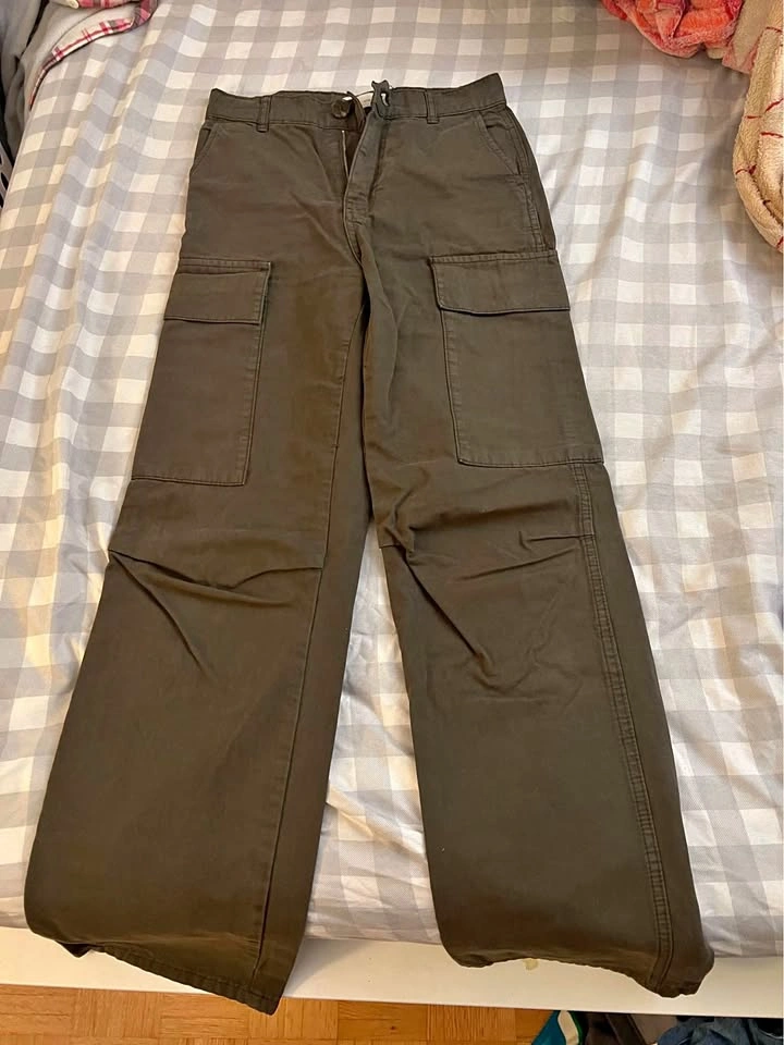 Zara Cargo Pants - Size 2