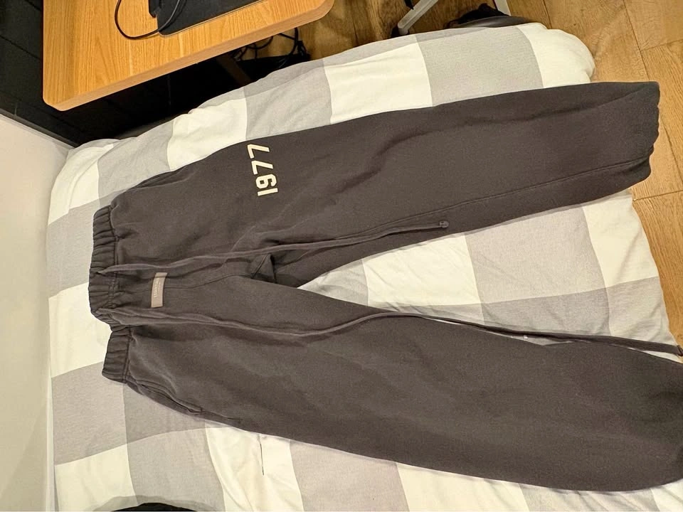 1977 Essentials Pants size S