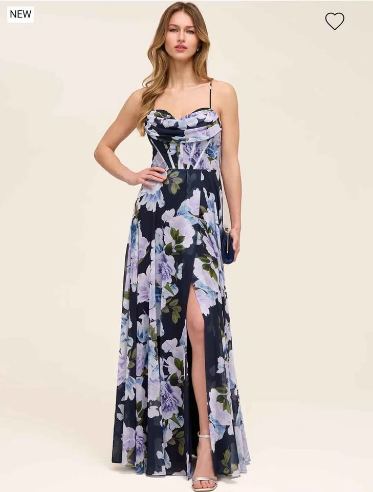Le Chateau floral bodice dress - brand new with tags - photo 2
