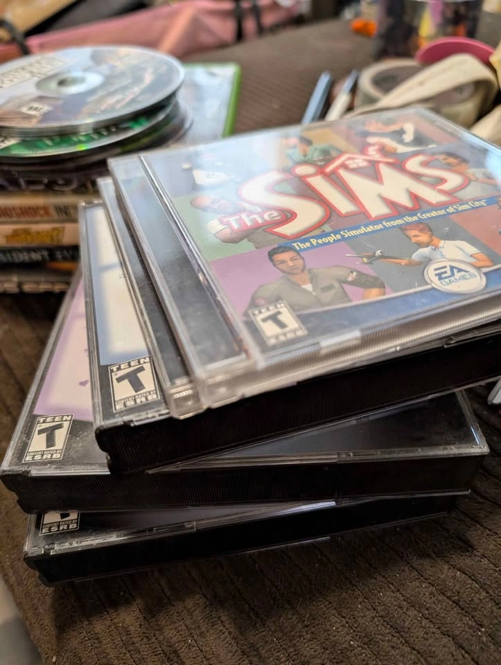 Whole box of DVD's, Xbox, Blu-ray, and PC games - photo 4