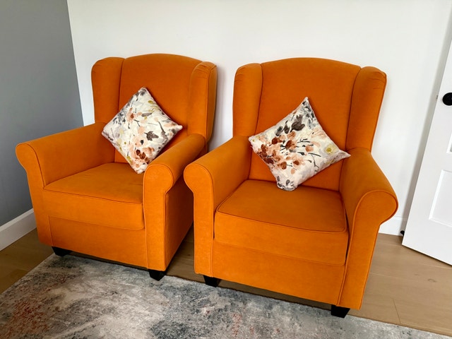 Accent chairs