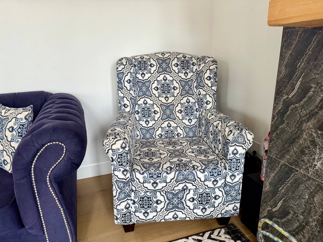 Accent chair