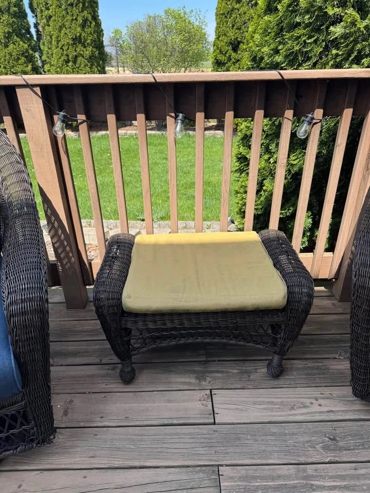 Patio Set - 4 Chairs & Table - photo 4