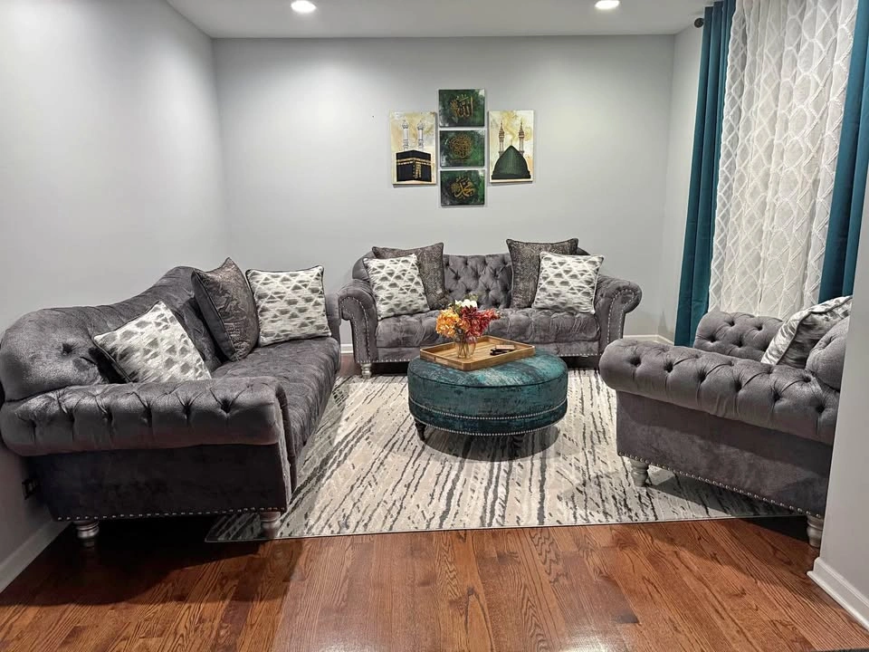 2 Big Sofas, Side Sofa, Round Green Center Table