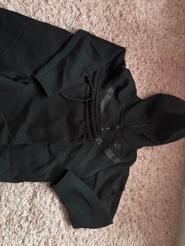 Black Nike Tech for Youth Size M - photo 2