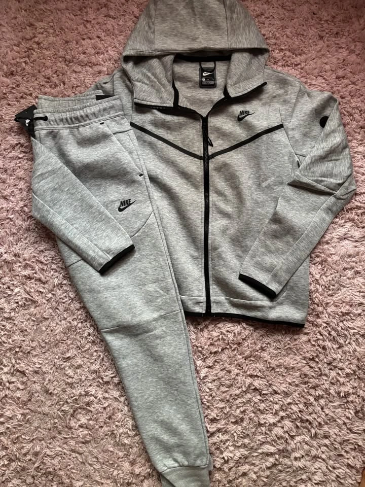 Gray Nike Tech Youth Size M - photo 2