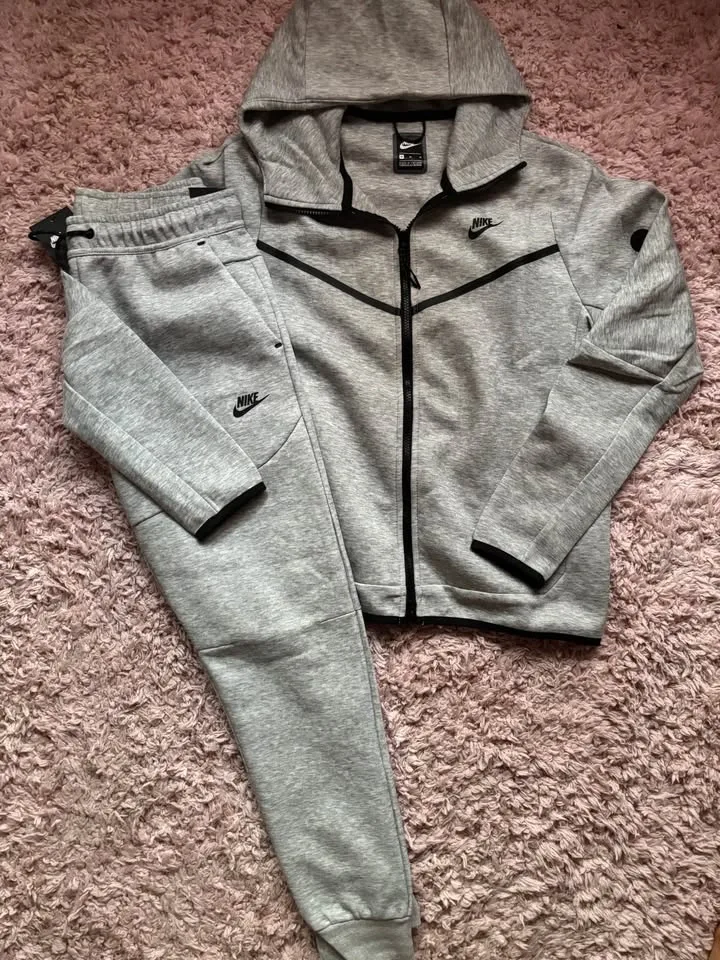 Gray Nike Tech Youth Size M - photo 2
