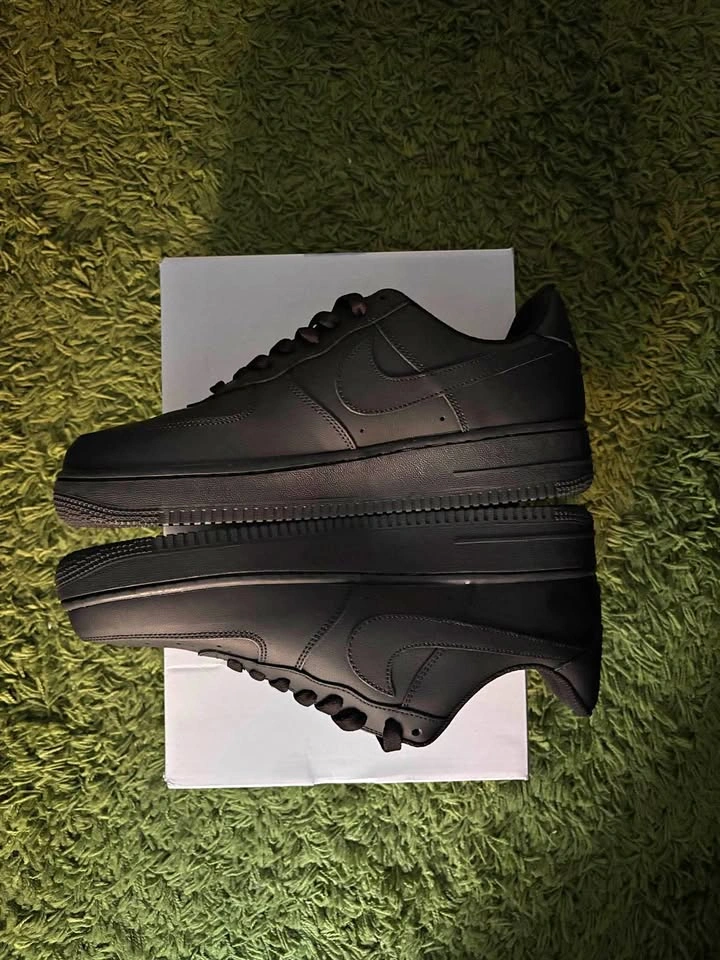 Black Air Force perfect for Christmas gift
