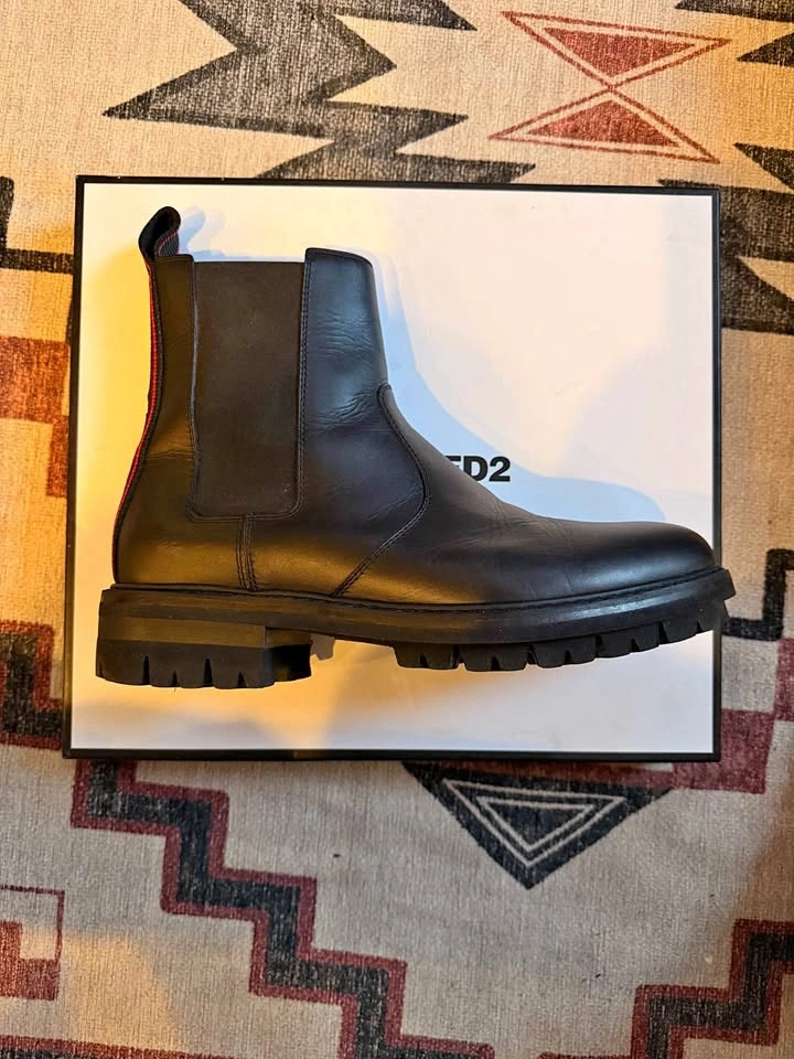 DSQUARED2 Black Leather Chelsea Boots (Size 10) -Like New