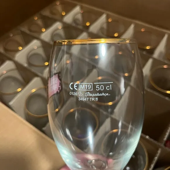 Stella Artois 50CL Gold Rimmed Beer Glasses image indicator(4)