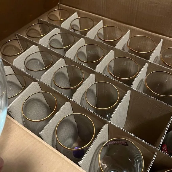 Stella Artois 50CL Gold Rimmed Beer Glasses image indicator(6)