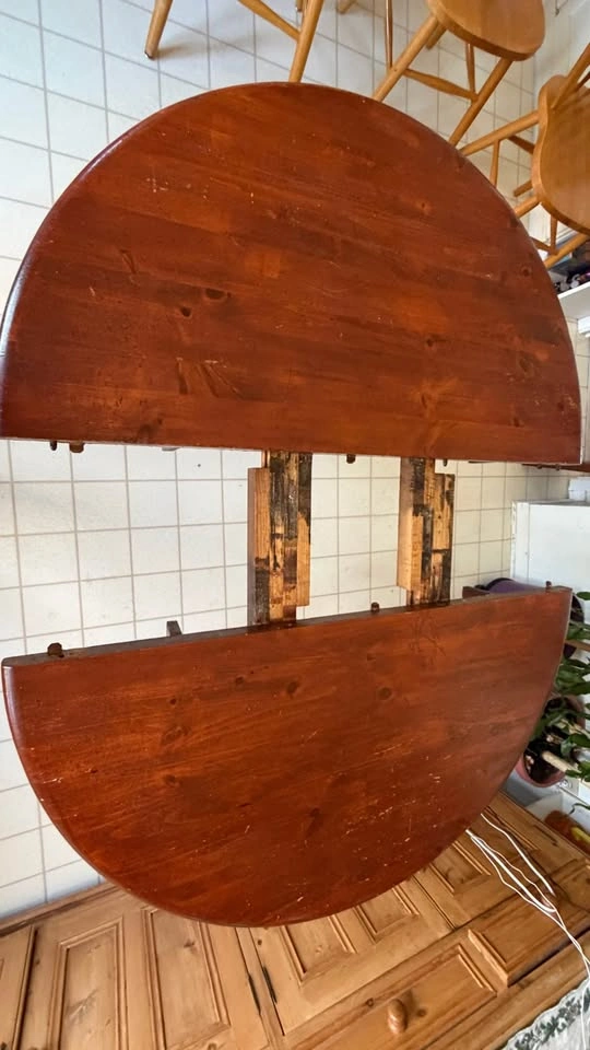 Round Solid Wood Table - photo 4