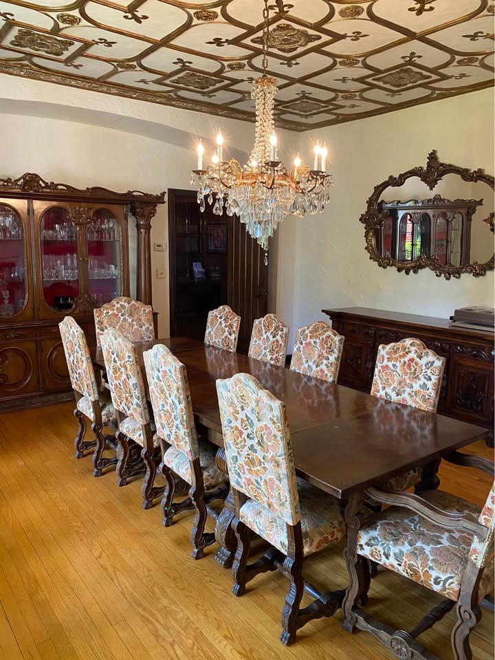 Dining room table with 10 upholstered chairs - photo 5