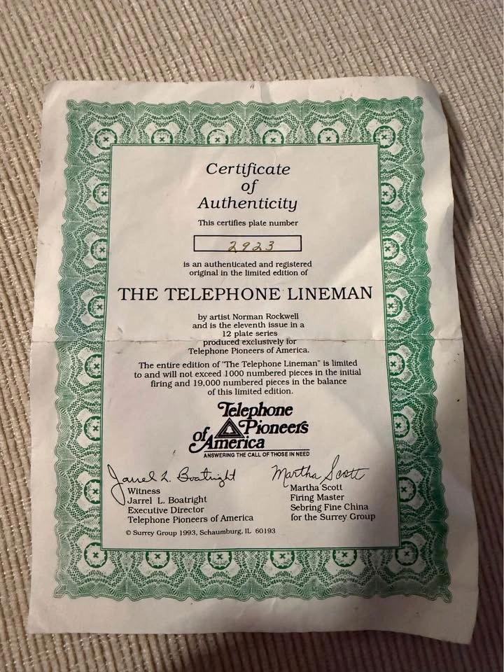 Vintage Norman Rockwell "The Telephone Lineman" Collectible Plat - photo 3