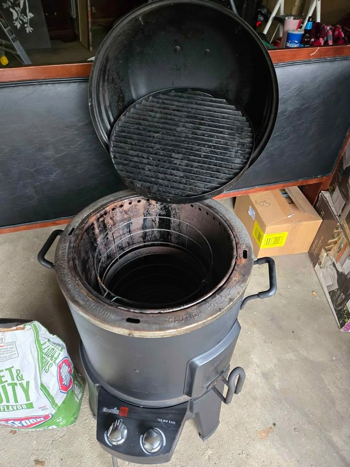 Char Broil 3 in 1 infrared smoker + wood chips - photo 3