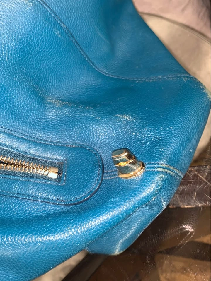Peacock blue leather shoulder bag - photo 5